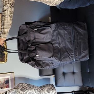 Traveling Suit Case With Wheels